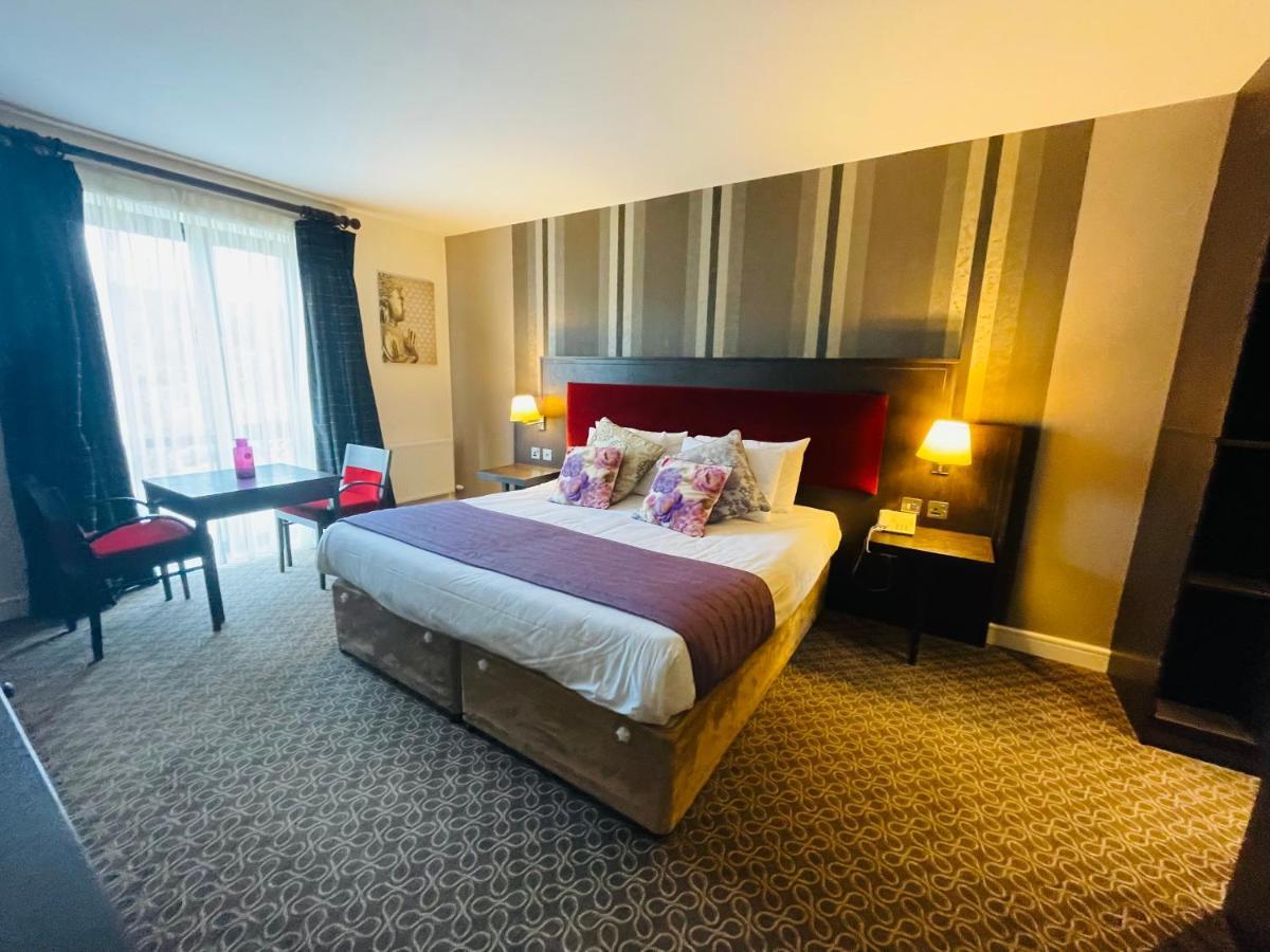Burren Atlantic Hotel & Holiday Cottages バリーボーン エクステリア 写真