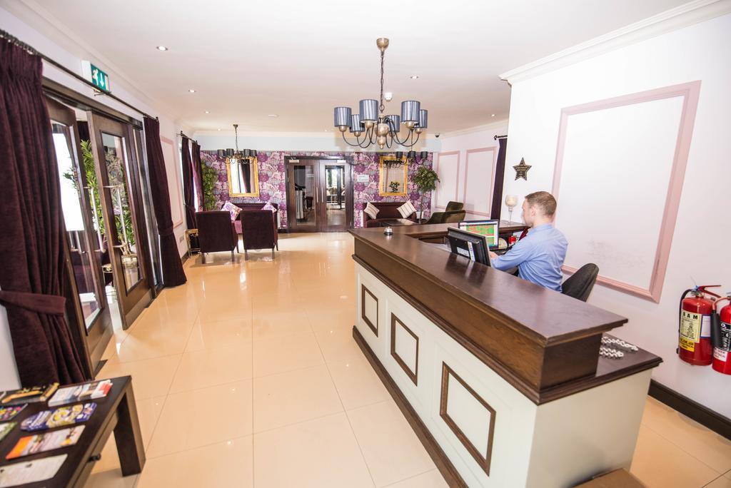 Burren Atlantic Hotel & Holiday Cottages バリーボーン エクステリア 写真