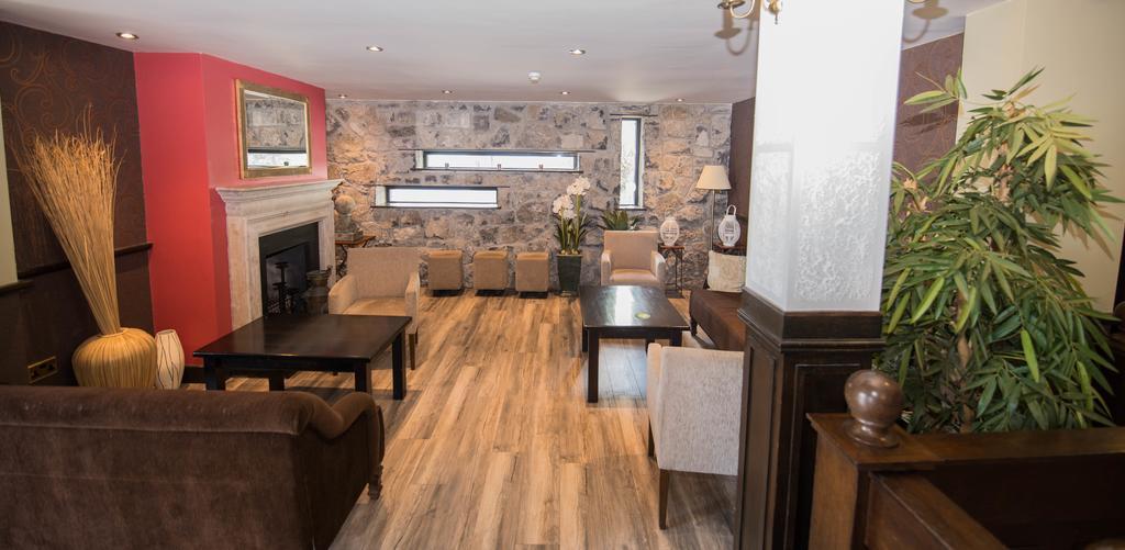 Burren Atlantic Hotel & Holiday Cottages バリーボーン エクステリア 写真