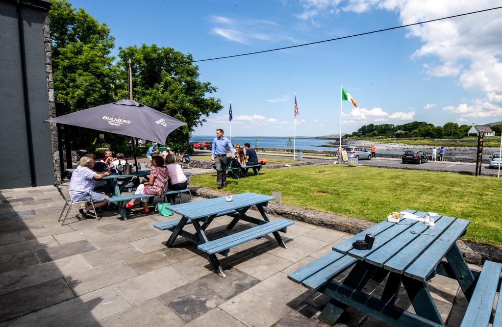 Burren Atlantic Hotel & Holiday Cottages バリーボーン エクステリア 写真