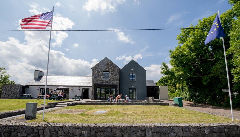 Burren Atlantic Hotel & Holiday Cottages バリーボーン エクステリア 写真