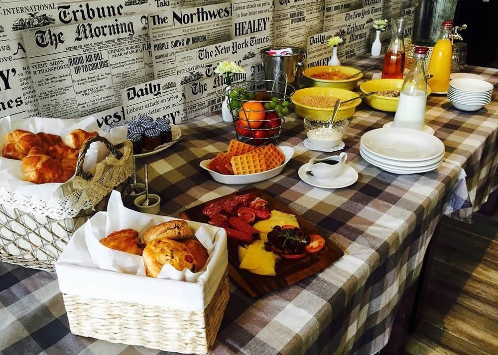 Burren Atlantic Hotel & Holiday Cottages バリーボーン エクステリア 写真