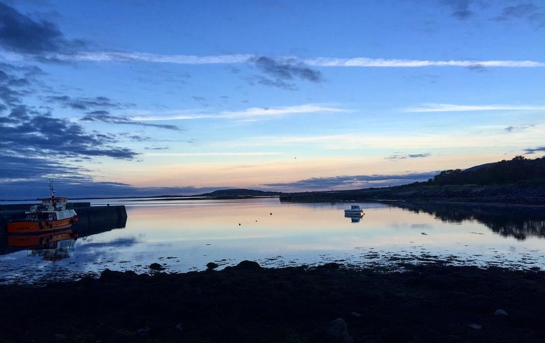 Burren Atlantic Hotel & Holiday Cottages バリーボーン エクステリア 写真